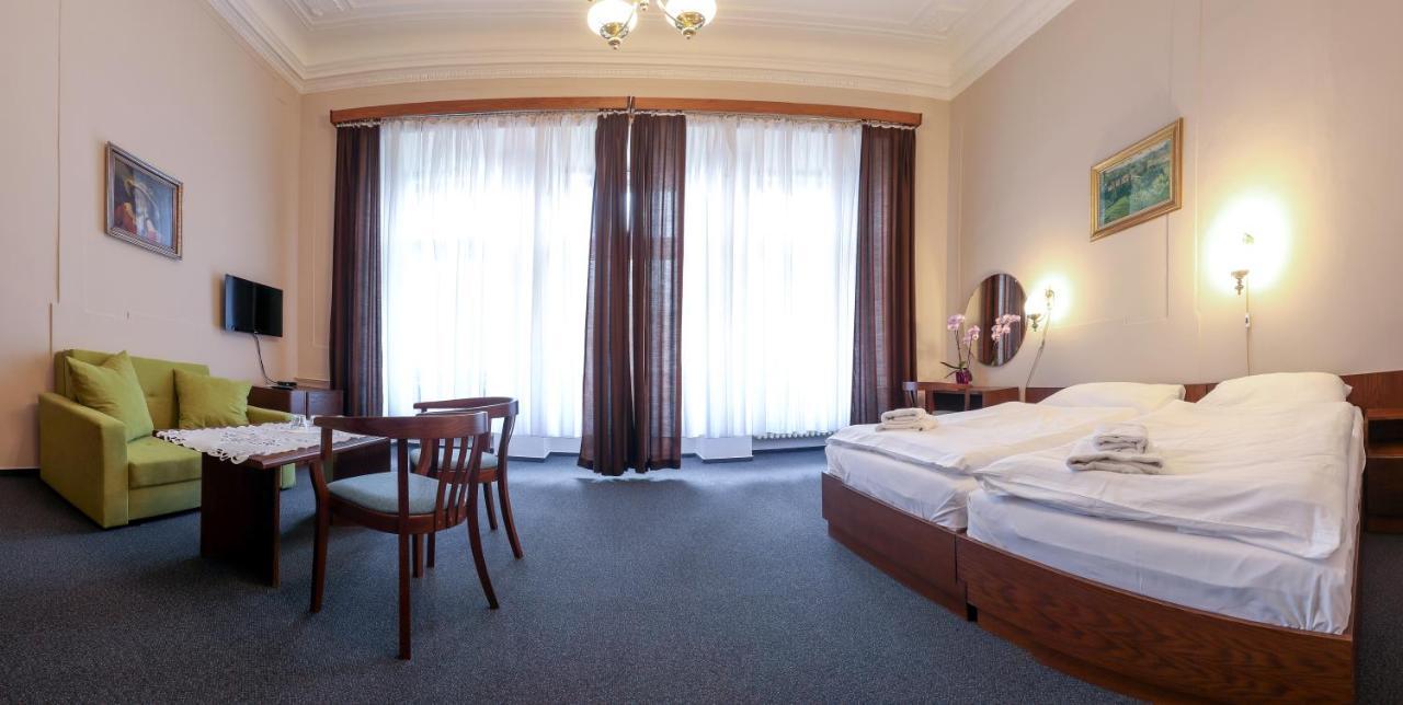 Hotel Slovan Пилзен Екстериор снимка