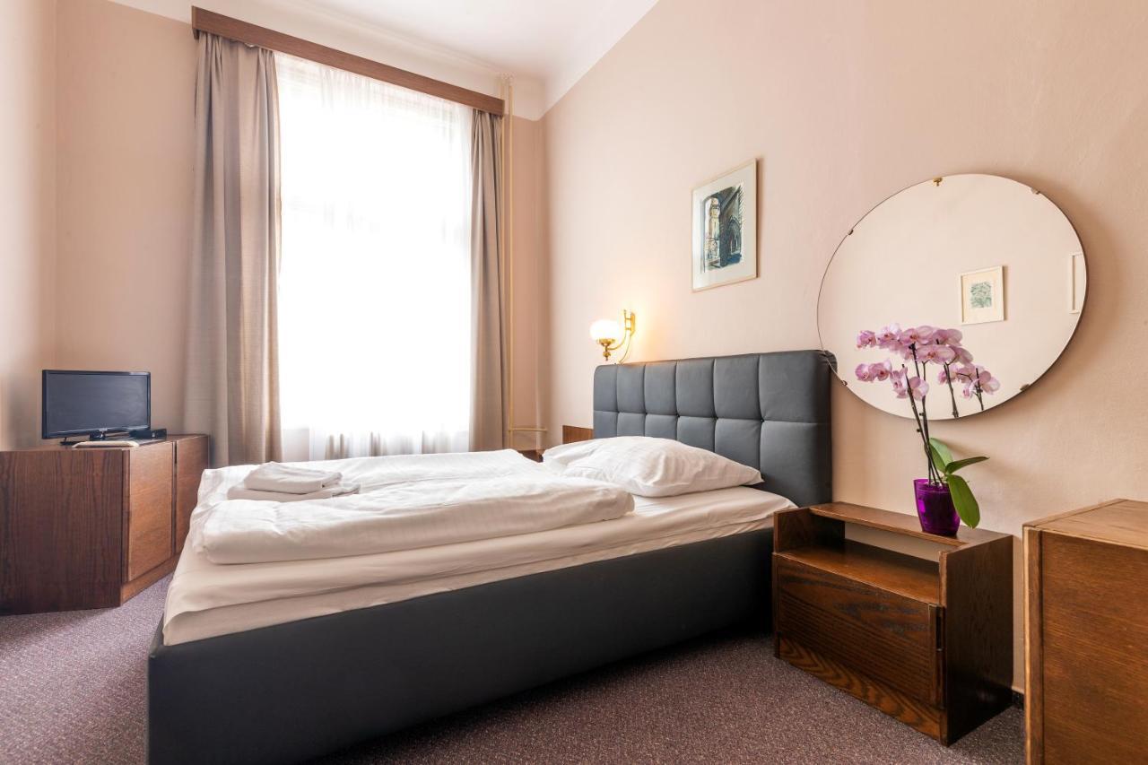 Hotel Slovan Пилзен Екстериор снимка