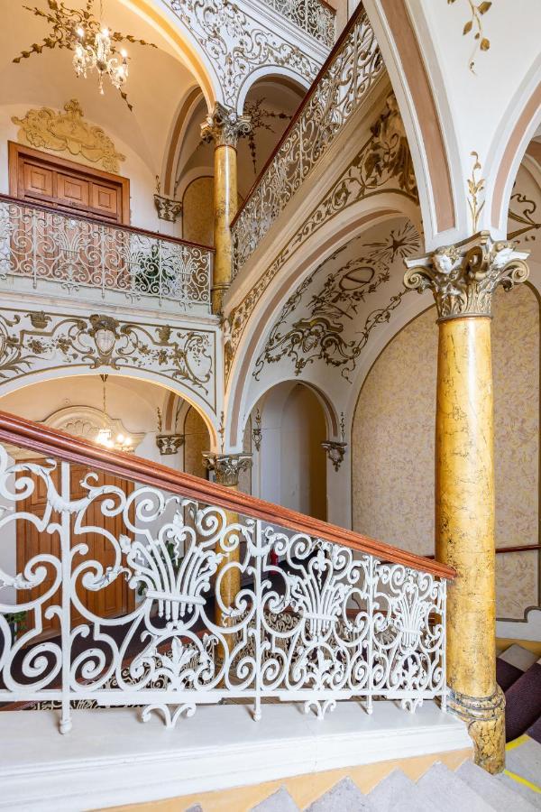 Hotel Slovan Пилзен Екстериор снимка
